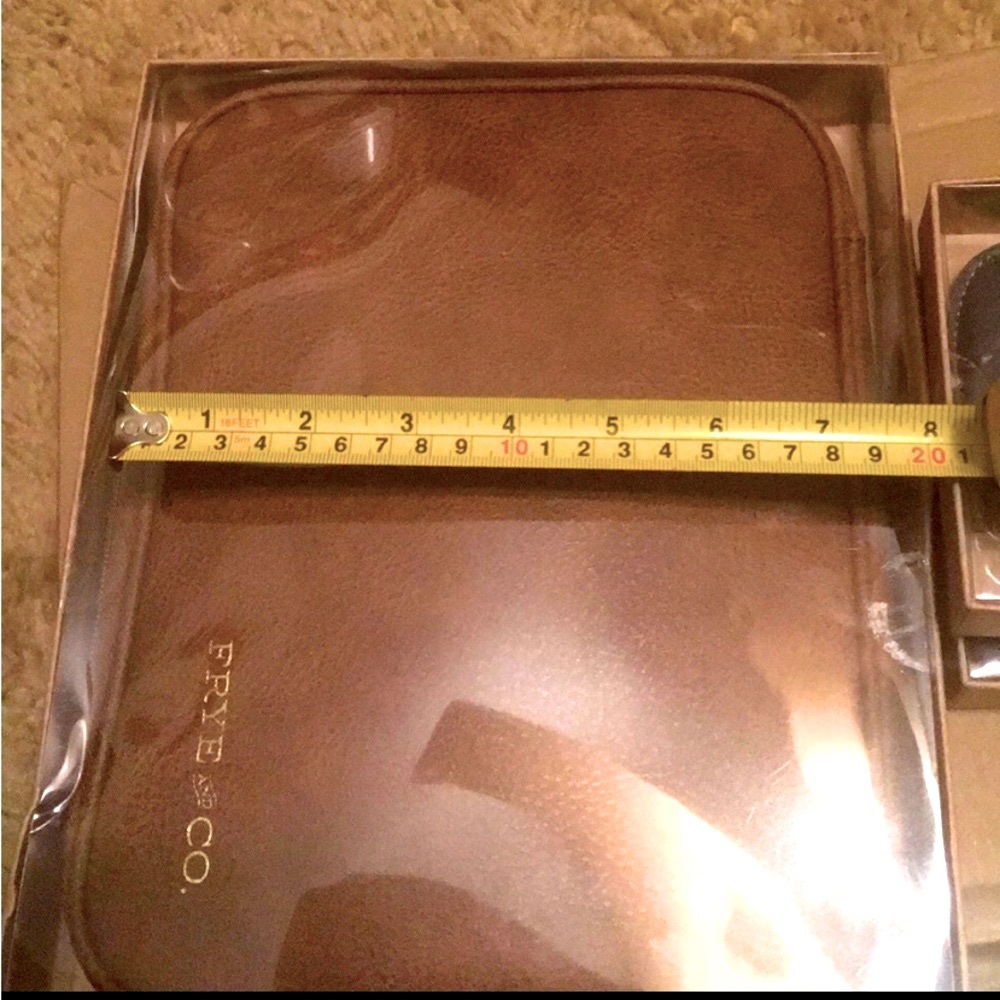 Frye and Co. Vegan Leather Tech Storage Color Cognac Brown Case NWT IN GIFT BOX! - Picture 6 of 7